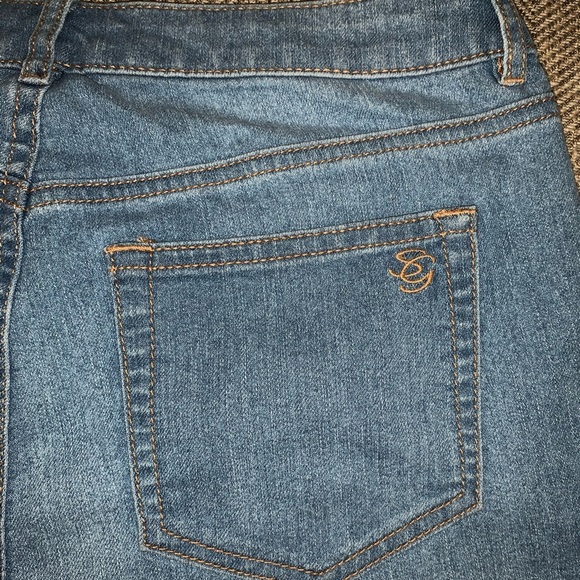 EUC Susan Graver Flare Jeans Size 6. - Picture 5 of 7